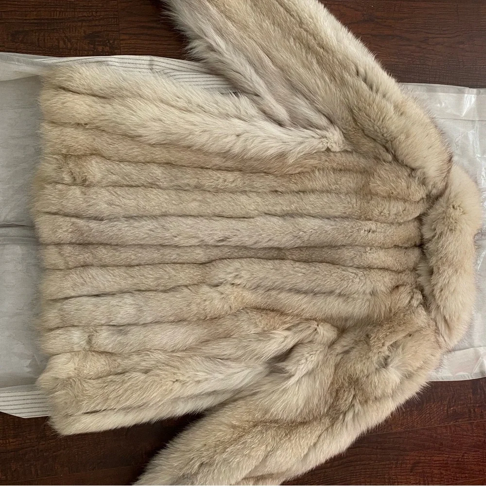 Blue Fox Fur Coat - Picture 4 of 8